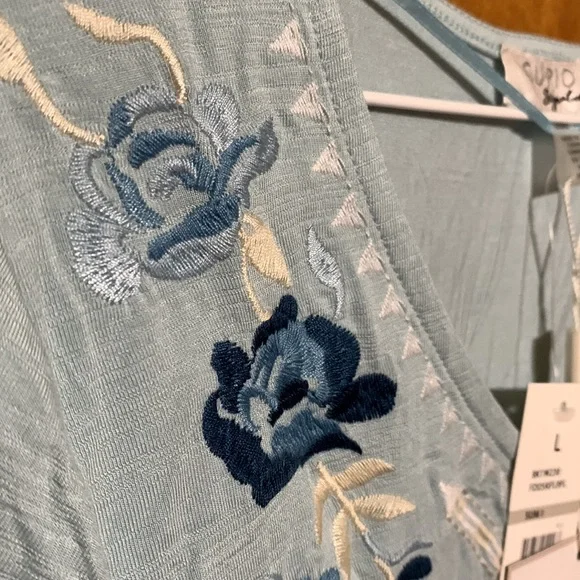 🆕 CUPIO SIGNATURE- Baby Blue , Embroidery Around Neckline Short Sleeve Shirt - Picture 10 of 10